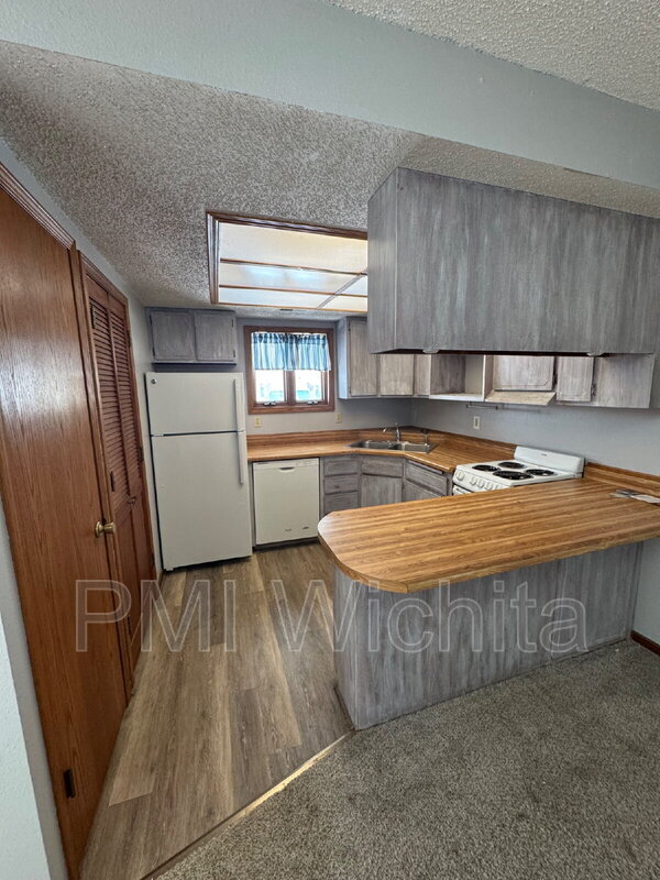 Building Photo - 235 S Willo-Esque Ct