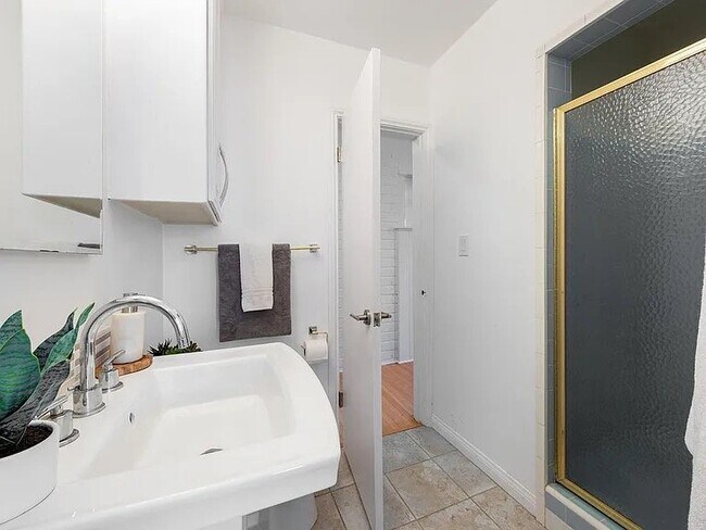 Foto del edificio - 10746 Cranks Rd