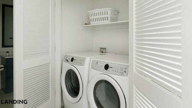 Building Photo - 1007 S Mint St