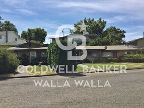 Building Photo - 216 SE 11th St