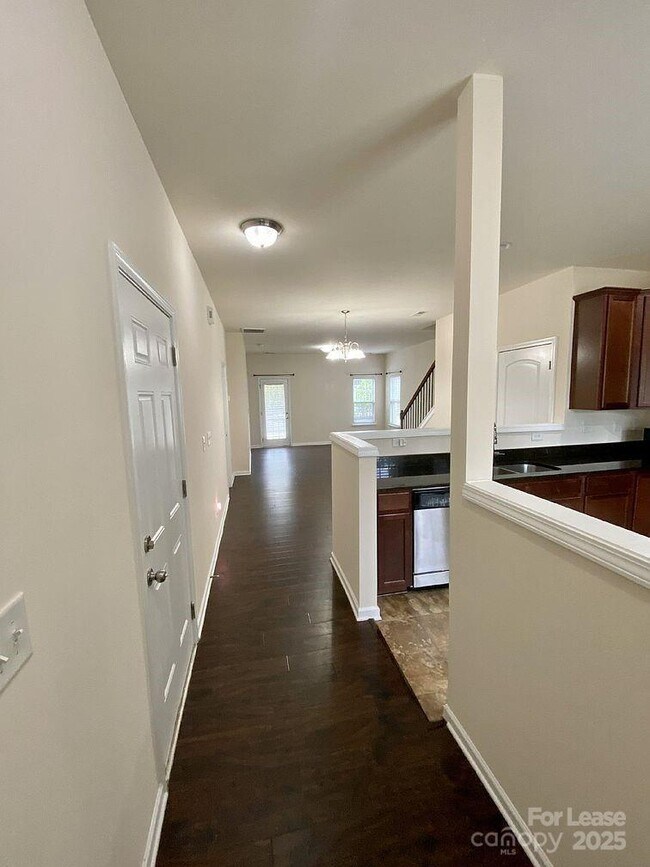 Foto del edificio - 4704 Pepperstone Ln