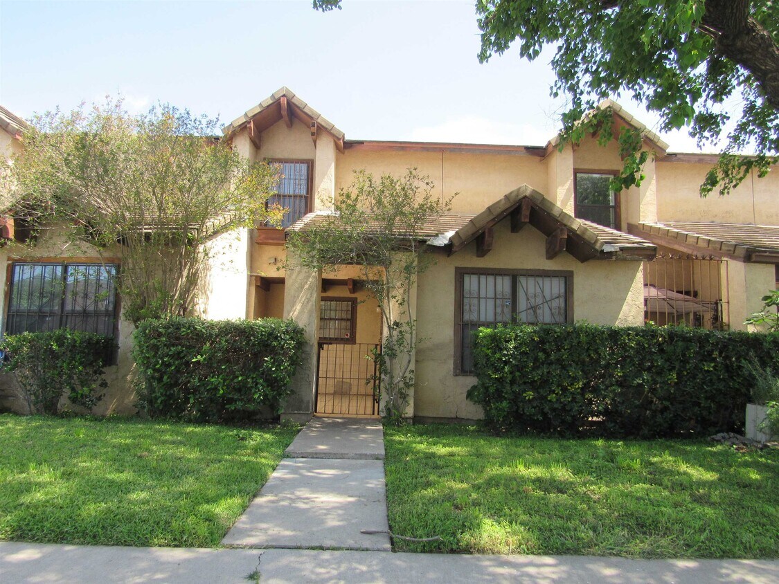 Foto principal - 822 Hillside Rd