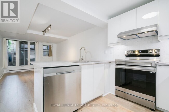 Photo du bâtiment - 155 Langley Ave