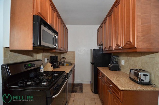 Building Photo - 5503 31st Ave