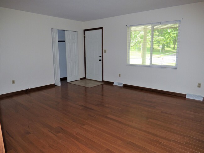 Foto del edificio - 814 S Fairview Rd