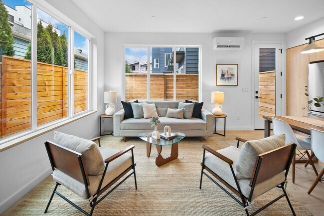 Foto del edificio - New Luxury Townhome in Seattle 2bed/2bath – Rooftop Deck, Pets OK