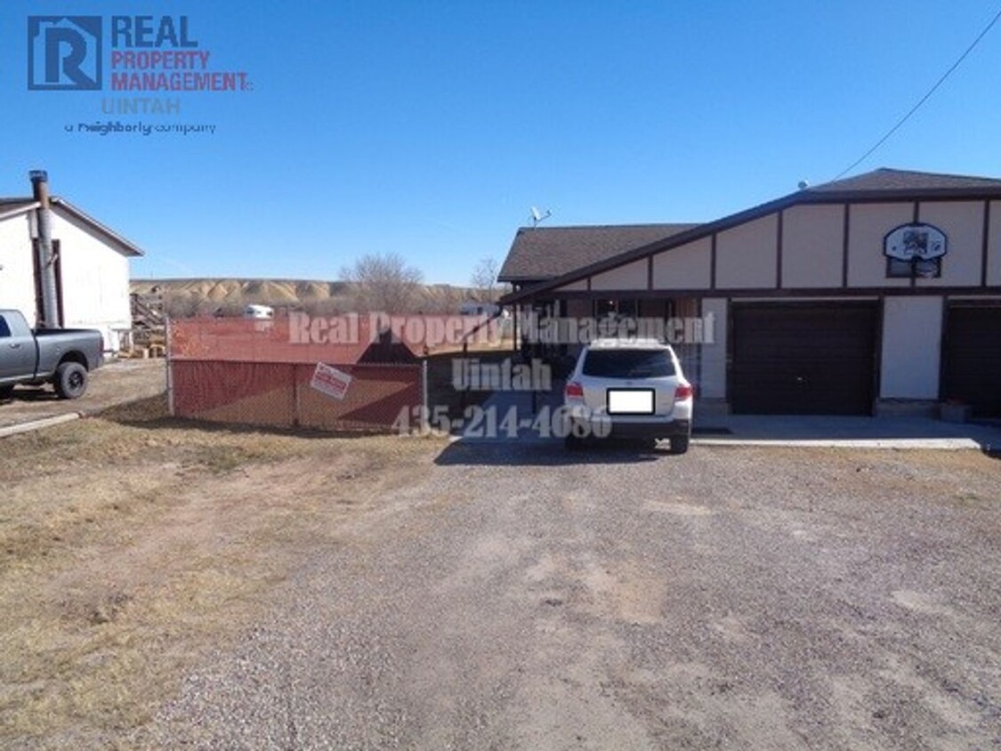 Primary Photo - Great 3 Bedroom, 1 Bath Duplex