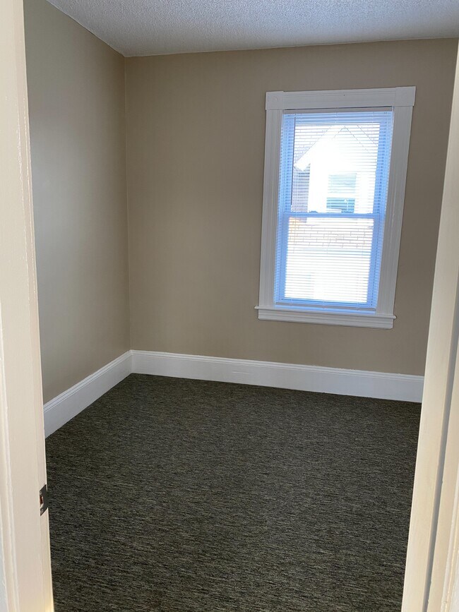 bedroom - 25 Ware St