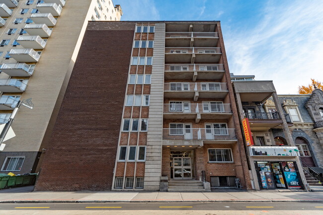 Building Photo - Les Tours d'Auteuil