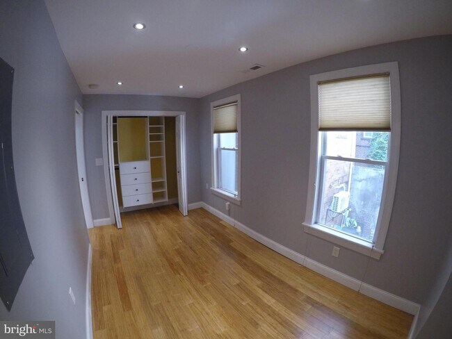 Building Photo - 319 S Juniper St