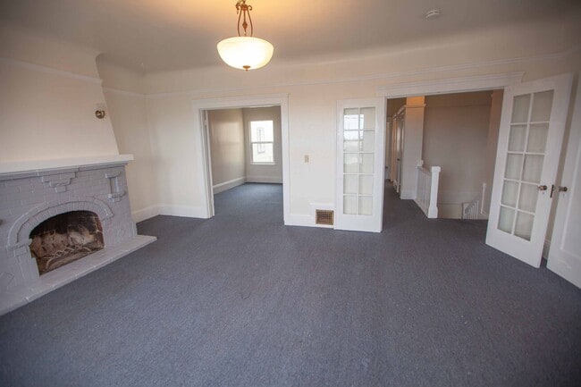 Building Photo - 796