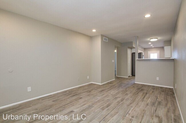 Foto del edificio - 1645 N Date