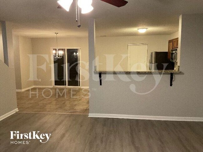 Foto del edificio - 7760 Freehold Dr