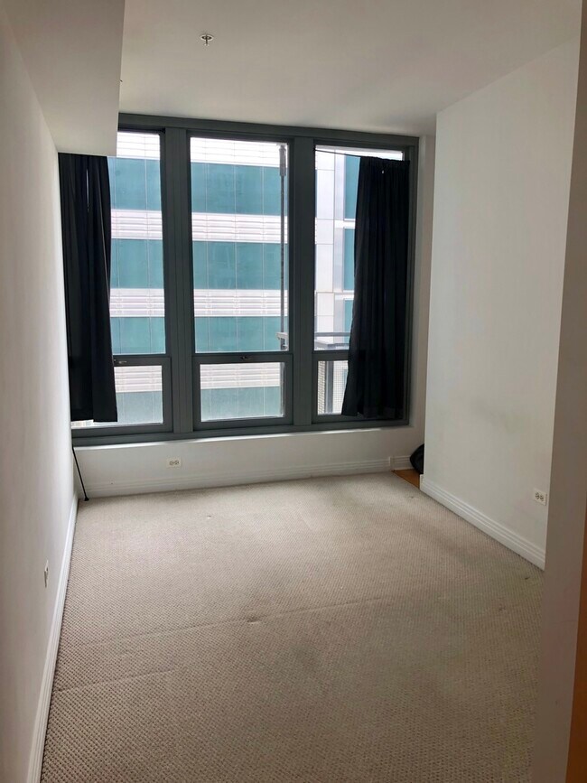 Foto del edificio - 565 W Quincy St