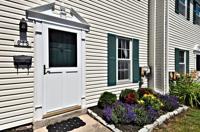 Foto del edificio - 615 Piedmont Ct
