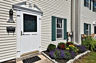 Building Photo - 615 Piedmont Ct