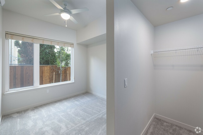 Foto del edificio - Canopy at Powell Apartments