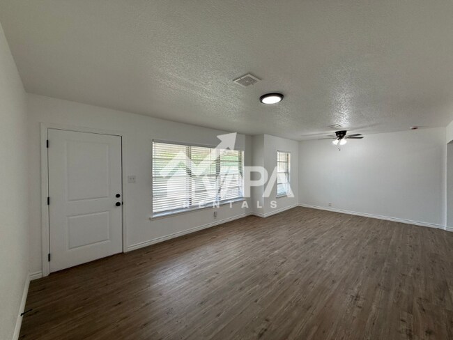 Foto del edificio - 507 Stockton Dr