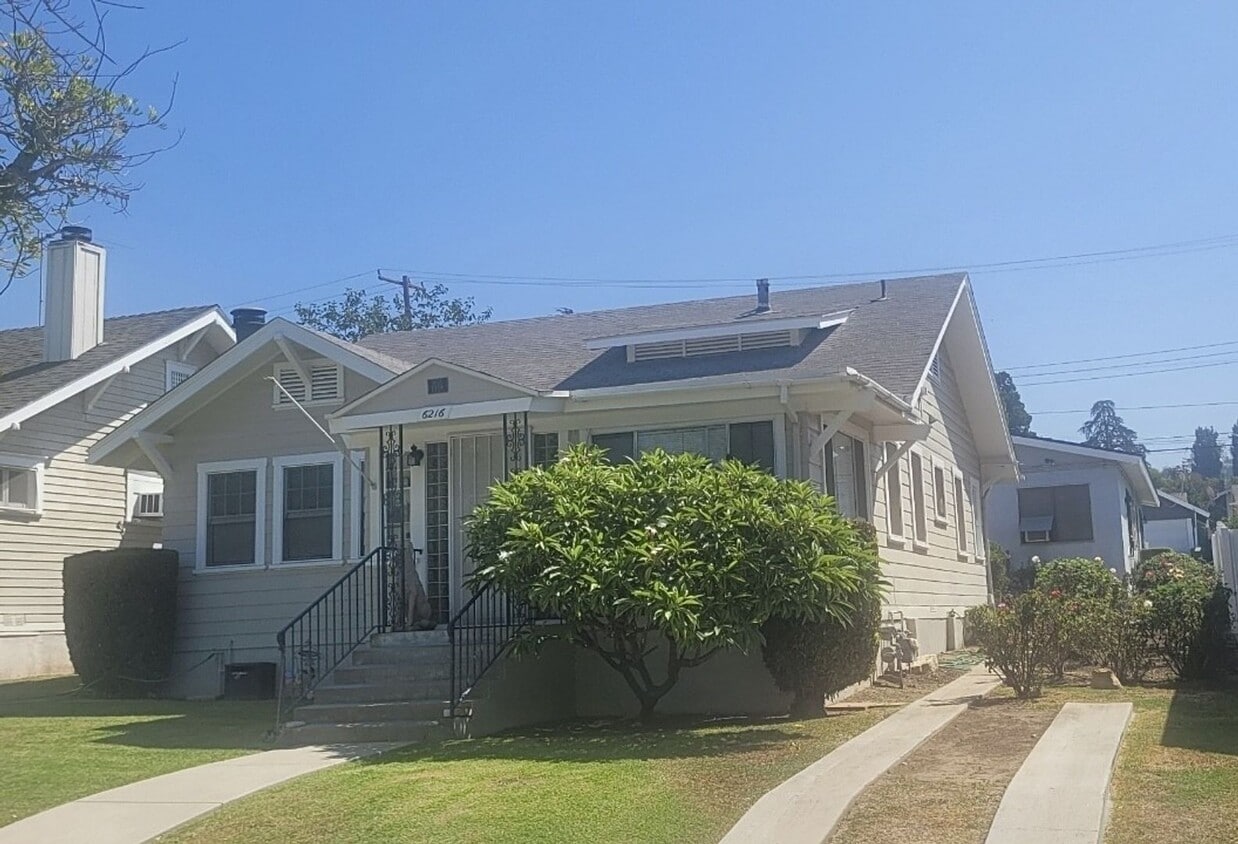 Foto principal - 6216 Bright Ave