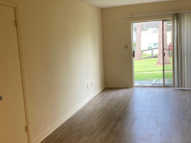 Foto del edificio - 2325 W Pensacola St