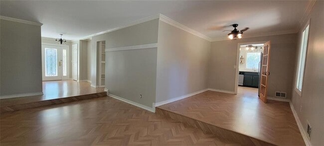 Building Photo - 5218 Meadowcreek Dr