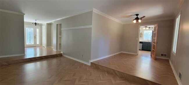 Foto del edificio - 5218 Meadowcreek Dr