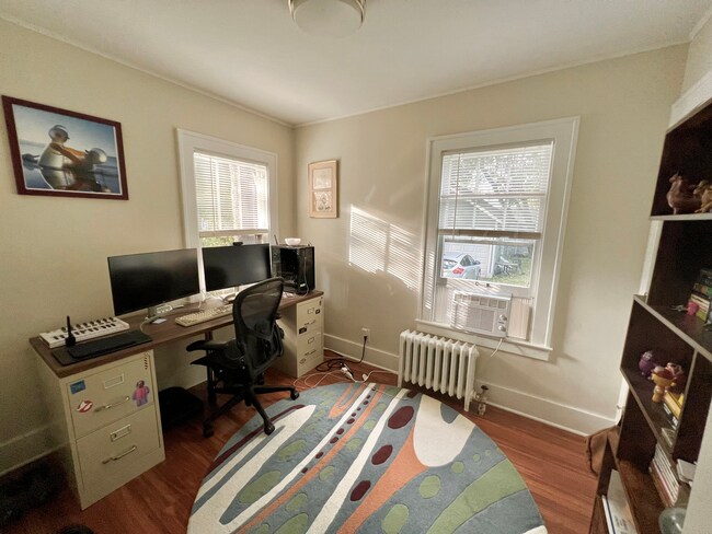 Building Photo - 1027 Granger Ave