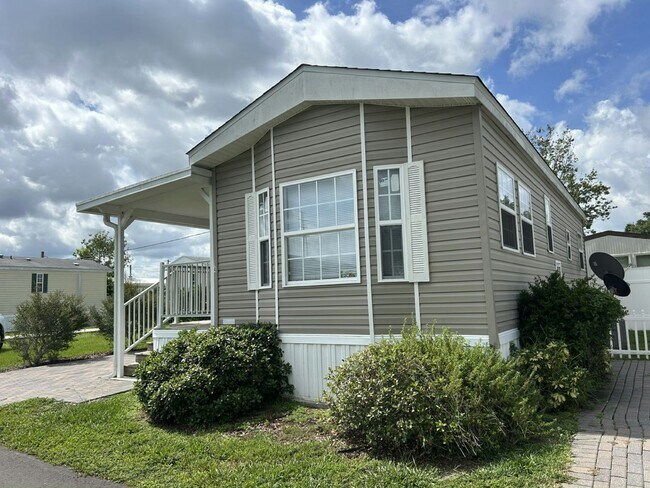 Foto del edificio - 6941 MacDonald Ct