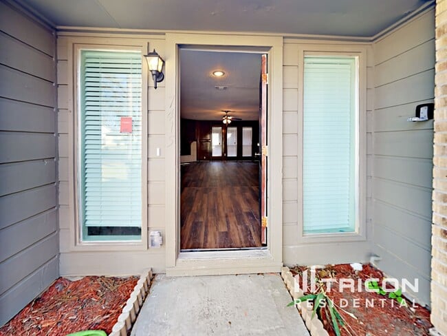 Building Photo - 7415 Cortes Dr