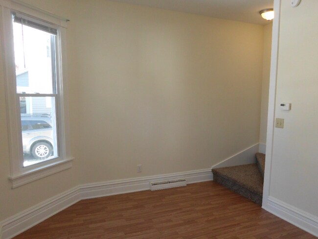 Foto del edificio - 205 E Pine St