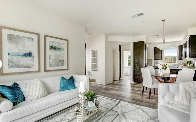 Building Photo - 707 Magnolia Ave