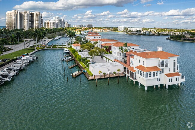 Foto aérea - Venetian Villas at Park Shore