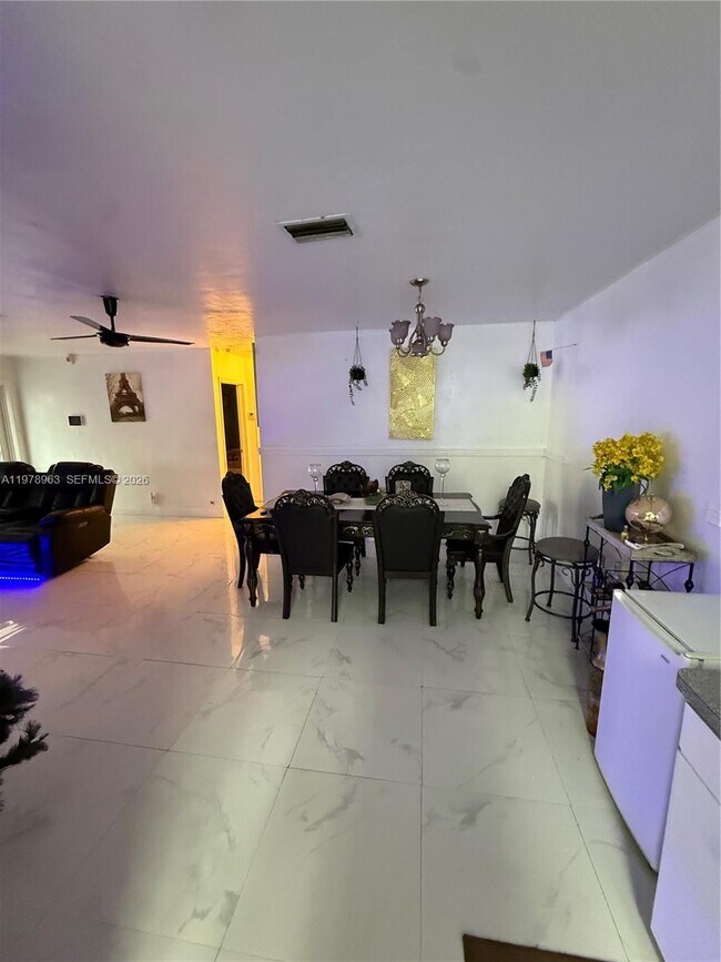 Foto del edificio - 710 N 66 Terrace