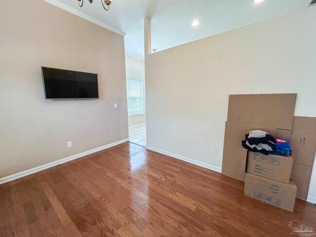 Building Photo - 1192 Longwood Dr