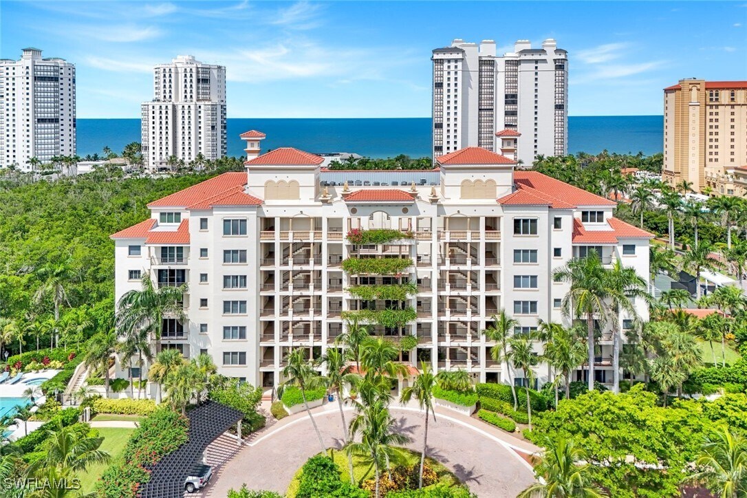 Primary Photo - 8720 Bay Colony Dr