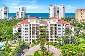 Building Photo - 8720 Bay Colony Dr