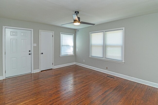 Foto del edificio - 3 BR | 1 BA Brick Home in Goldsboro - just...