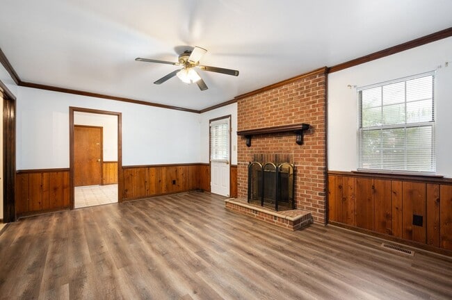 Building Photo - BEECHWOOD