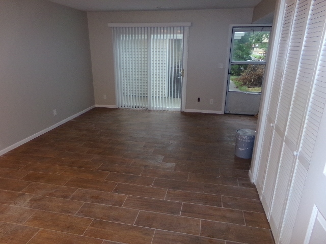 Foto del edificio - BCR 5557 Canterbury Lane- COPY