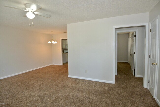 Foto del edificio - 1212 Highland Ave