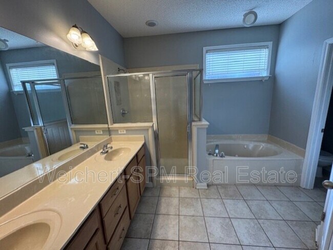 Foto del edificio - 4894 Indian Walk Ln