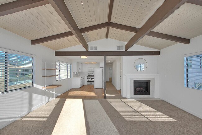 Building Photo - 833 Monterey Blvd