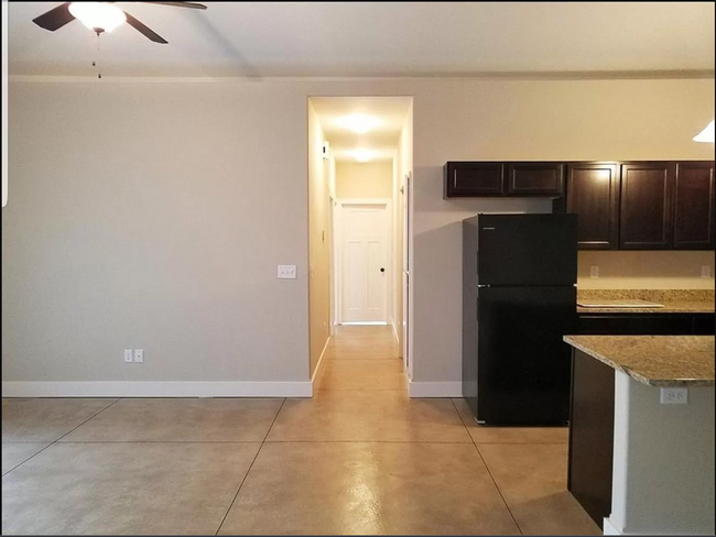 Building Photo - 3524 Sunflower Dr