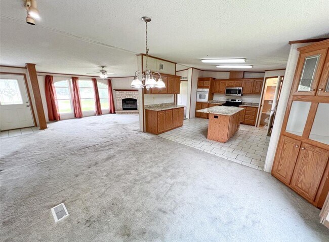 Foto del edificio - 24450 Cunningham Dr