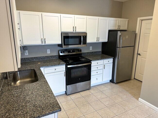 Foto del edificio - Fresh new 1 Bed / 1.5 Bath Condo in the heart of Brier Creek