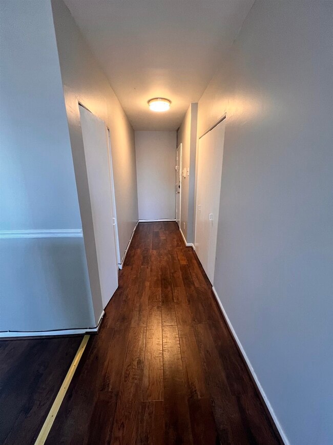 Foto del edificio - 217 44TH St