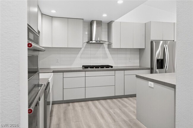 Building Photo - 5270 S Sepulveda Blvd