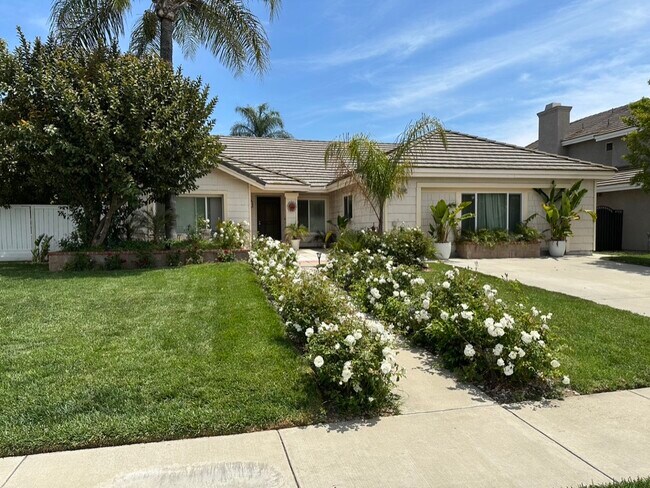 CASA PRINCIPAL -ADU EN LA PARTE TRASERA - 13601 Oxford Ct