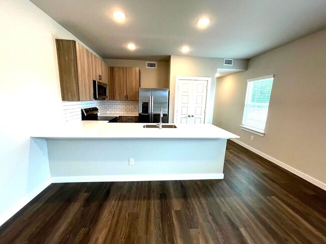 Building Photo - 1340 Co Rd 1106