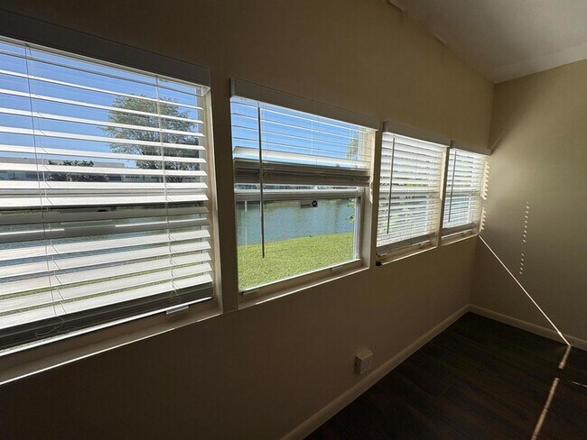 Building Photo - 34 Northampton B